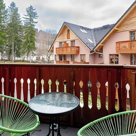 Rentplanet - Nadrzeczna Lejlighed