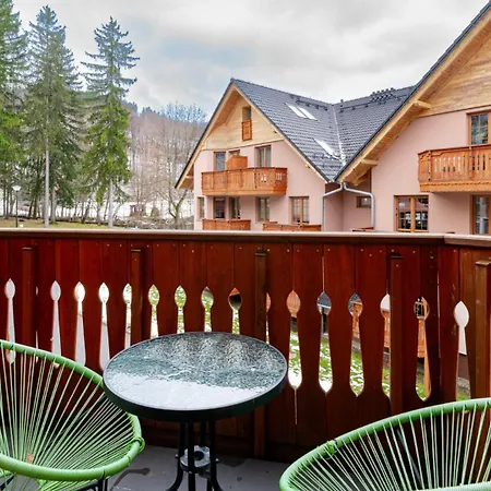 Rentplanet - Nadrzeczna Apartman *